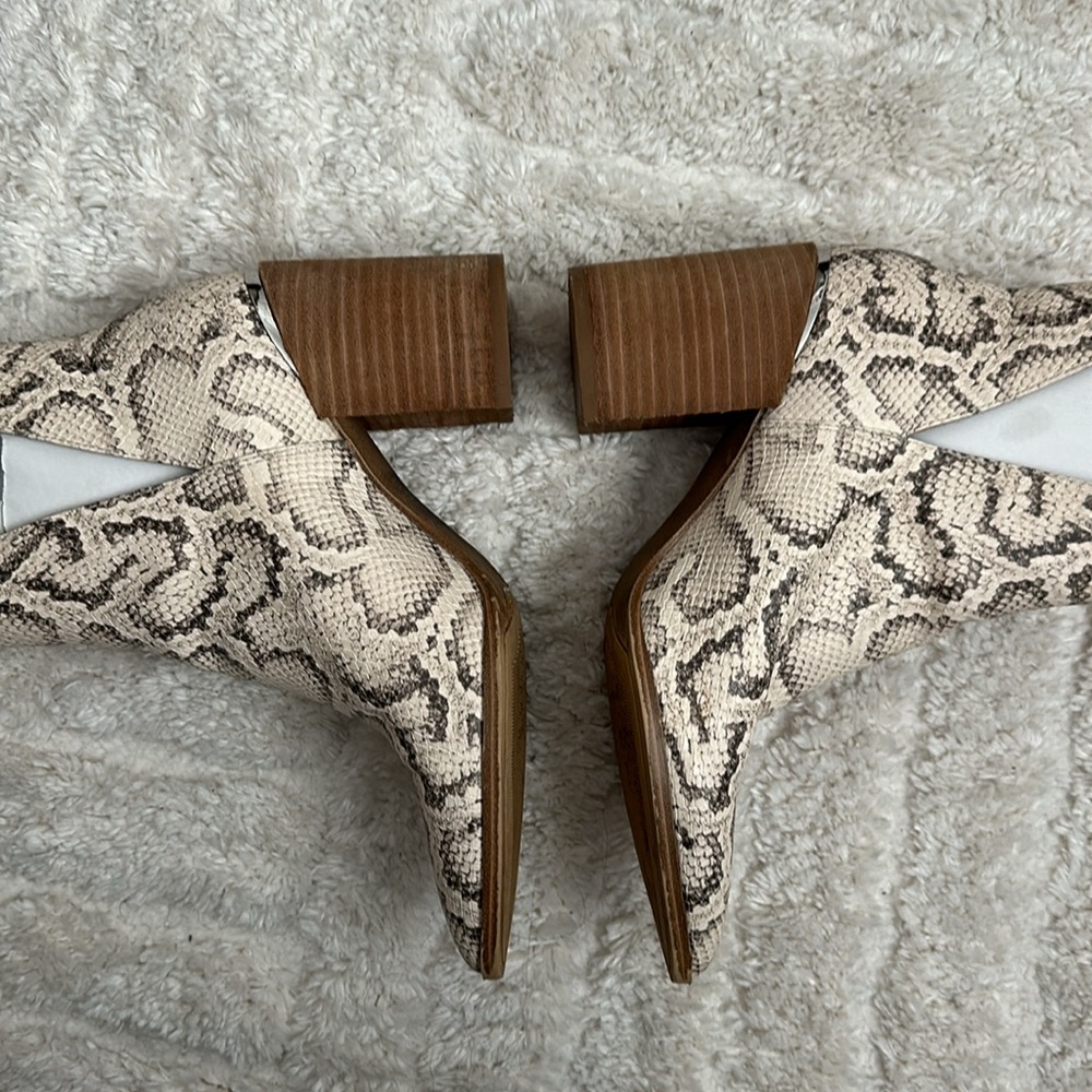 Boots - Picture 3 of 5